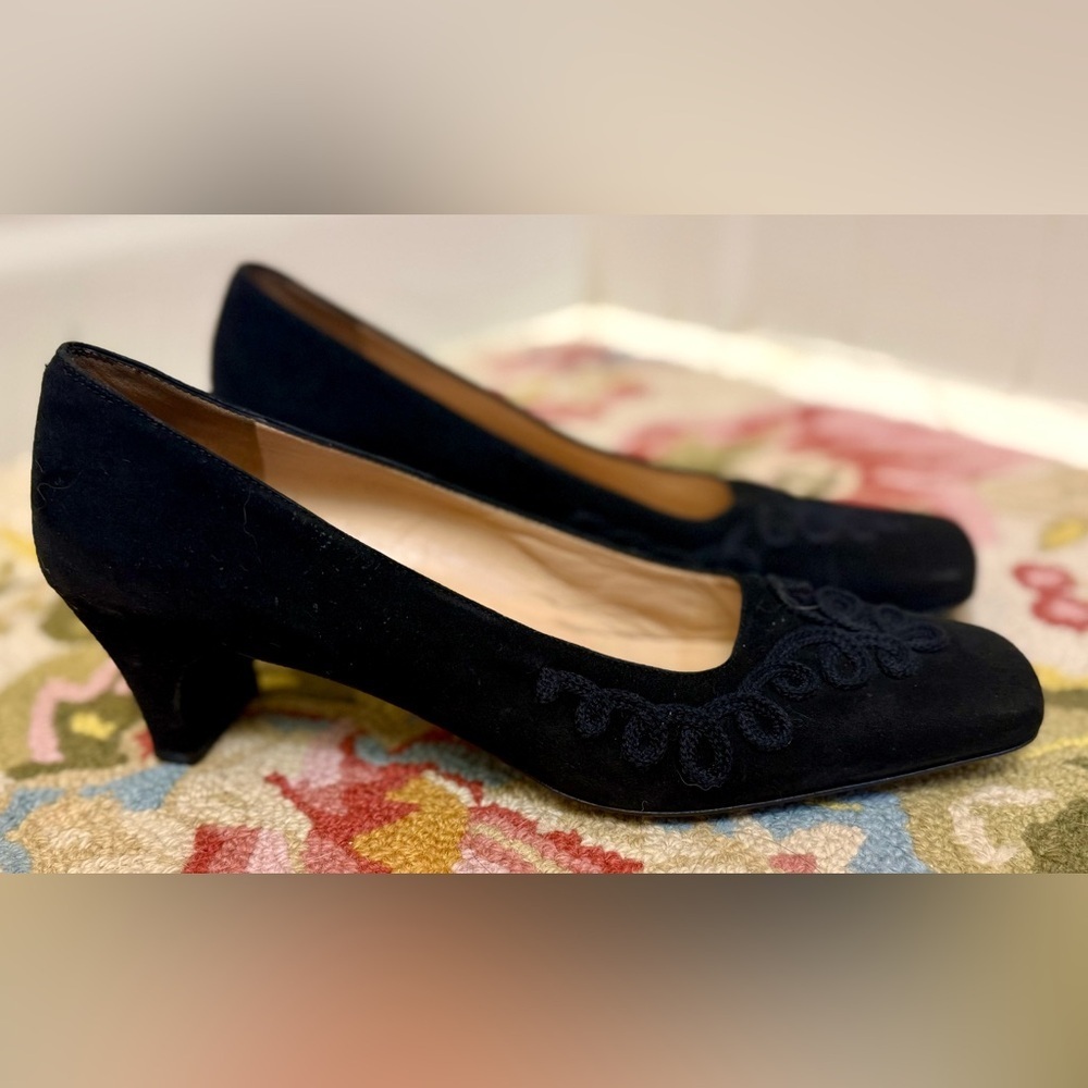 SALVATORE FERRAGAMO Vintage Black Suede Soutache Square Toe Block Heels - Size 8 - Picture 4 of 16
